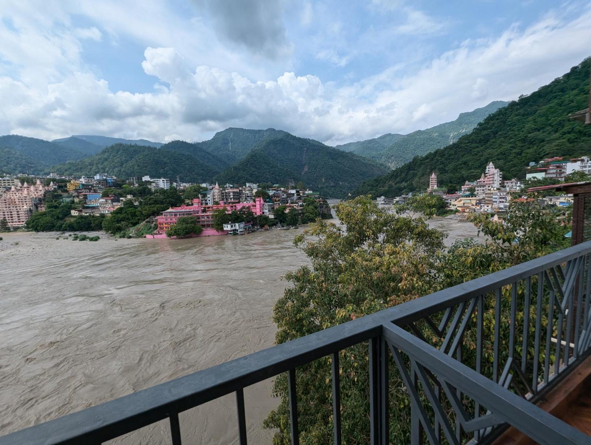 Joey'S By The Ganges Rishīkesh Exterior foto