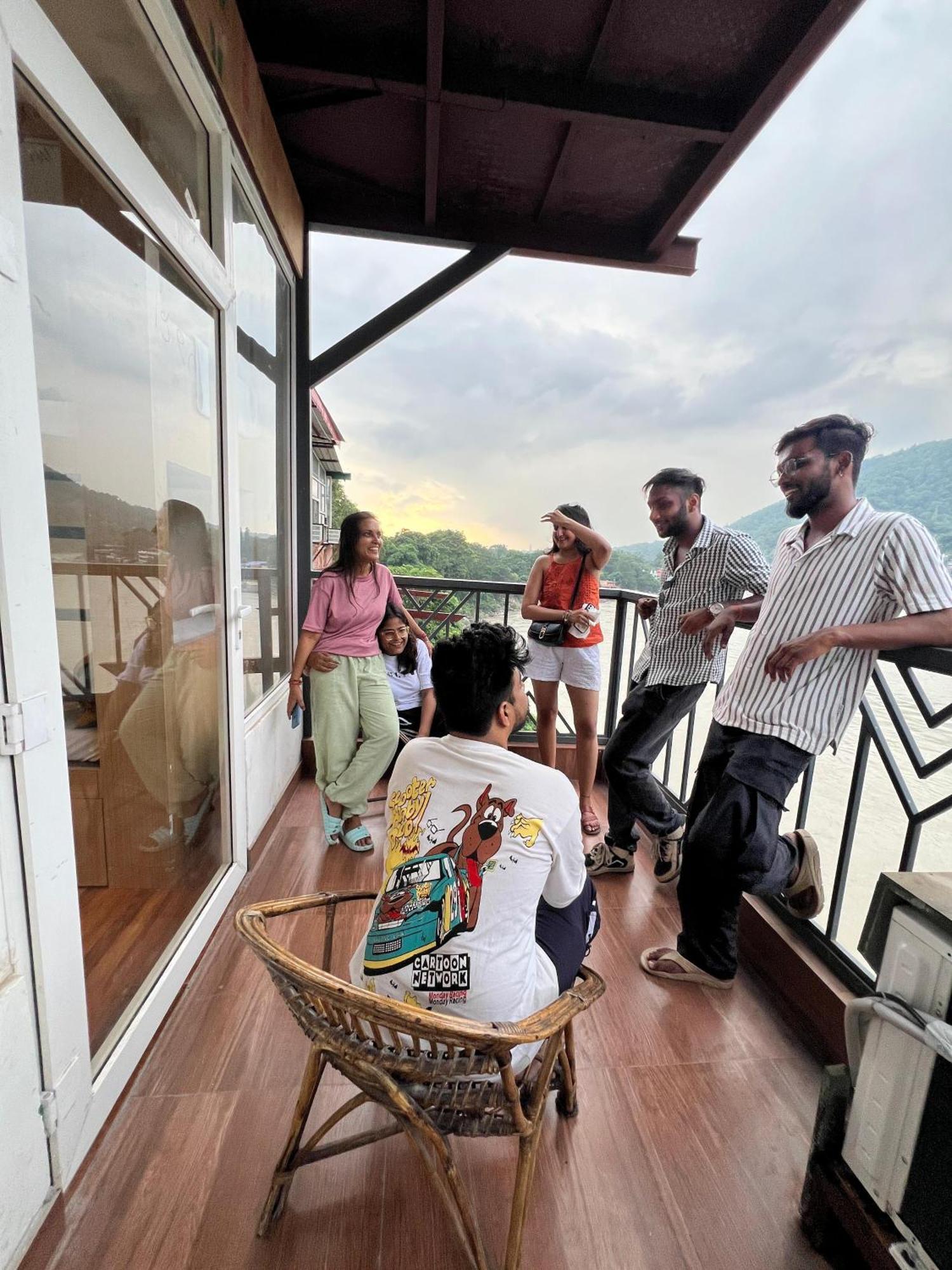 Joey'S By The Ganges Rishīkesh Exterior foto