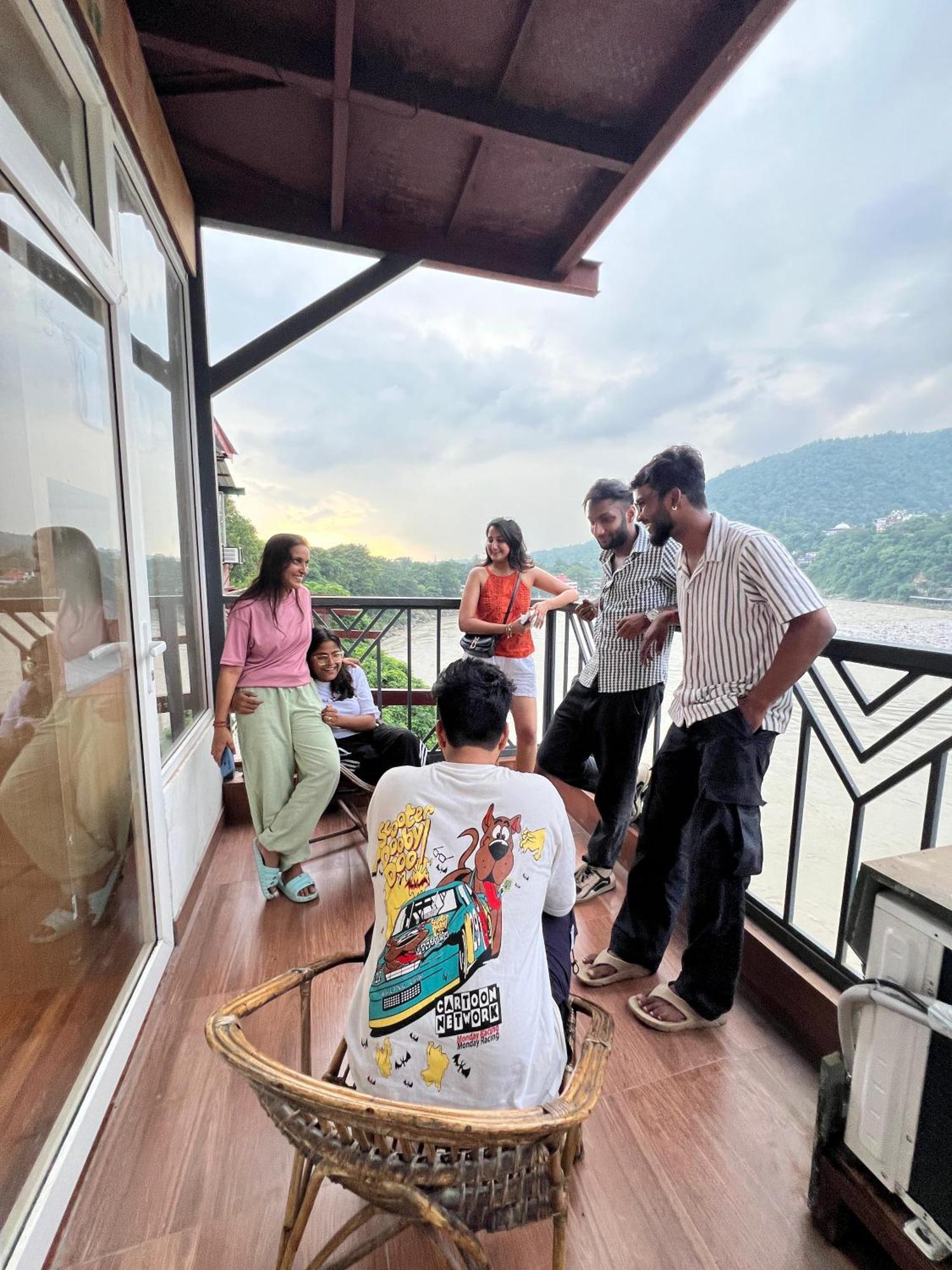 Joey'S By The Ganges Rishīkesh Exterior foto