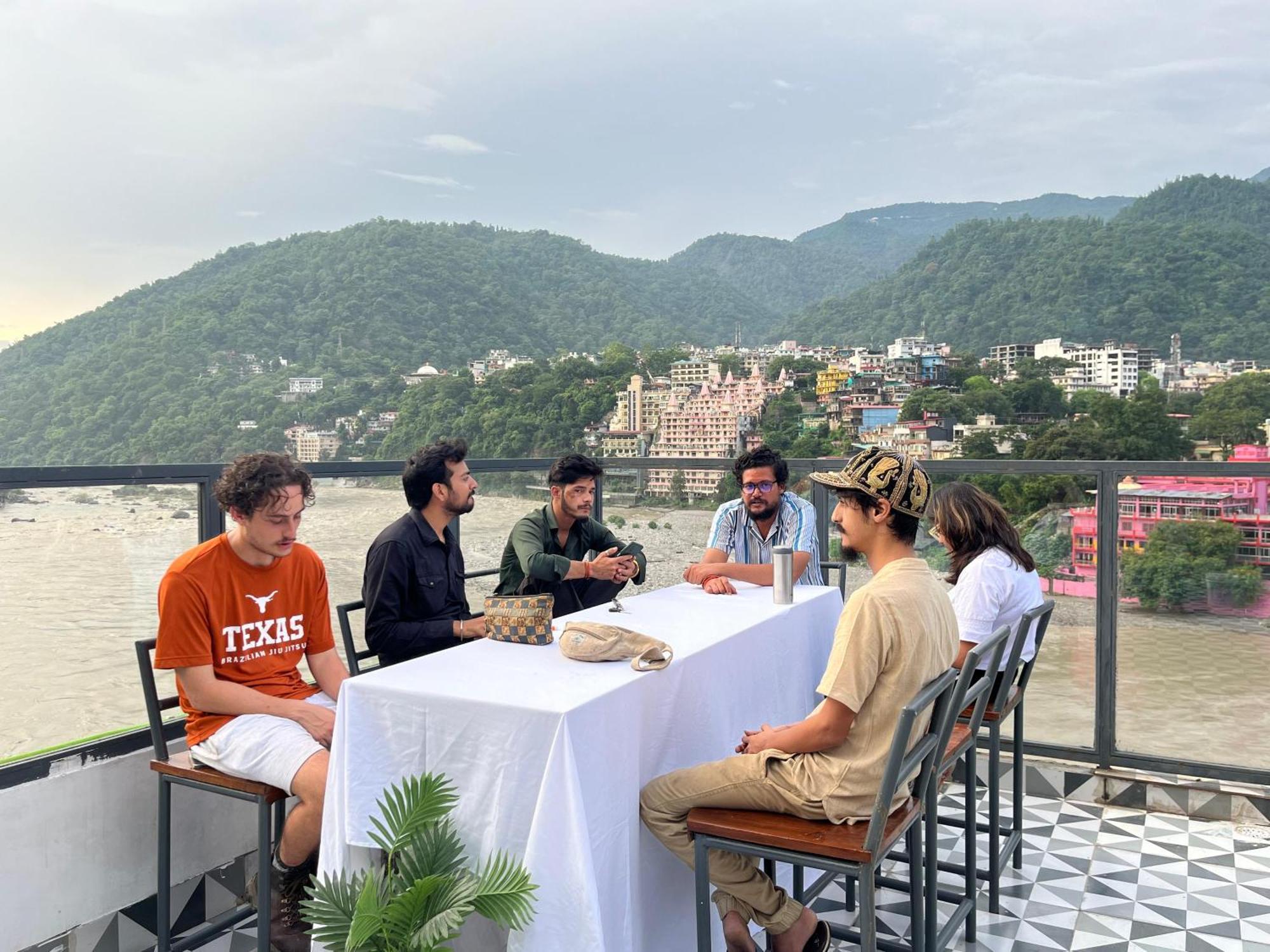 Joey'S By The Ganges Rishīkesh Exterior foto