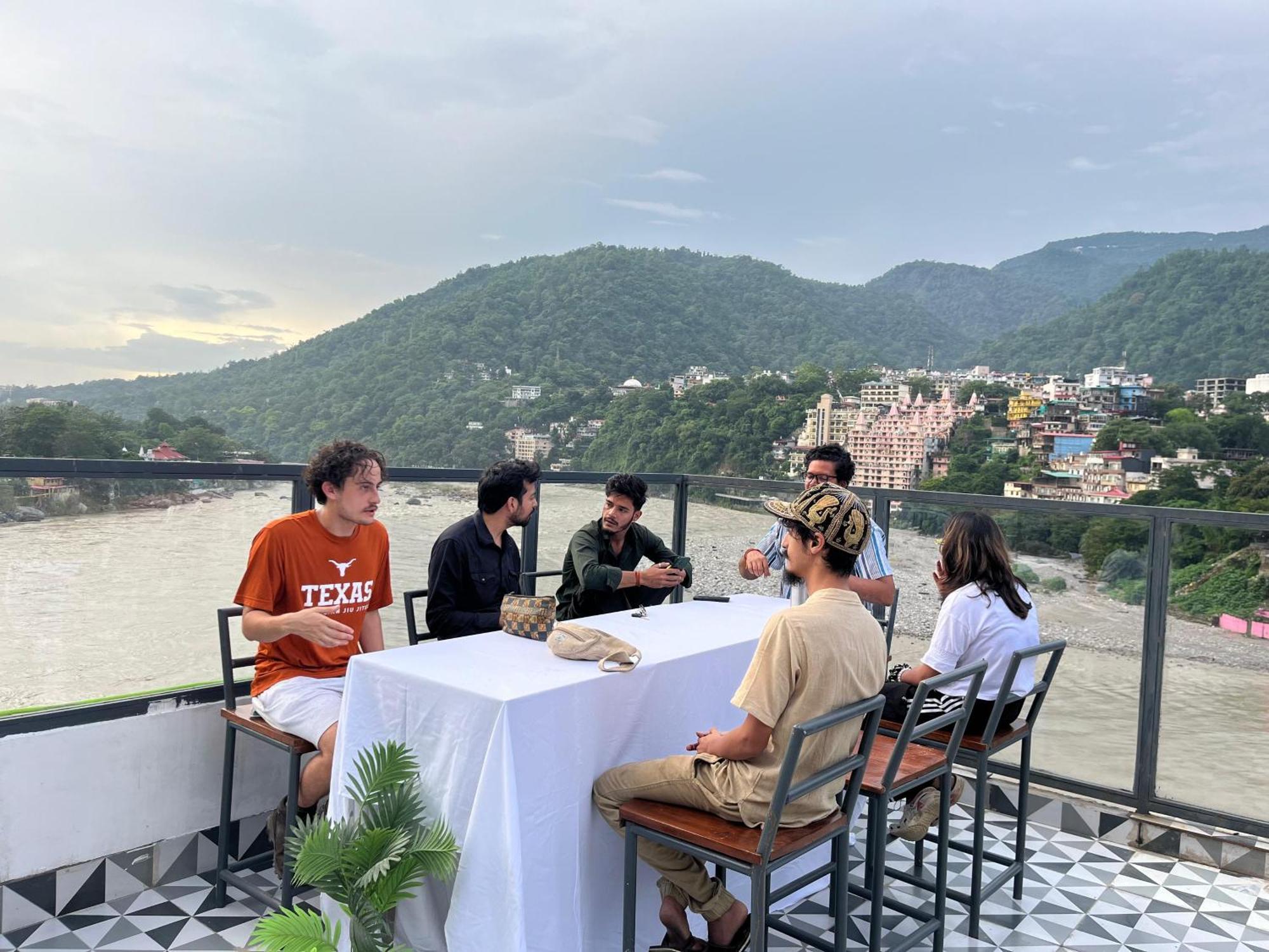 Joey'S By The Ganges Rishīkesh Exterior foto
